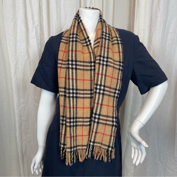 Burberry Vintage Iconic Nova Check Wool Scarf - Picture 2 of 6
